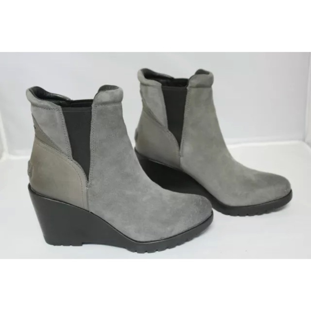 Sorel Chelsea wedge boot